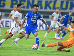 Hasil Persib Vs Malut United 2-0: Thom Haye Penalti, Saddil Ramdani Kunci Kemenangan
