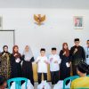 Sentuh Warga Jelang Lebaran, Bupati Herdiat Salurkan Bantuan dan Santuni Anak Yatim di Tiga Kelurahan