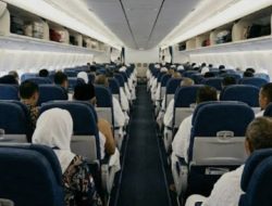 Ribuan Jemaah Umrah Tertahan Akibat Konflik Timur Tengah, Ini Daftar Maskapai Terdampak