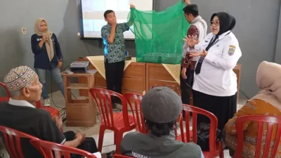 Menuju Zero Waste Ciamis, DPRKPLH Latih Warga Panyingkiran Kelola Limbah Padat SPPG