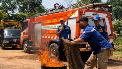 DPRKPLH Ciamis Gandeng Damkar Latih Petugas TPA Hadapi Ancaman Kebakaran